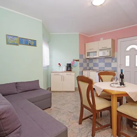 Apartment 1 Bedroom Awesome In