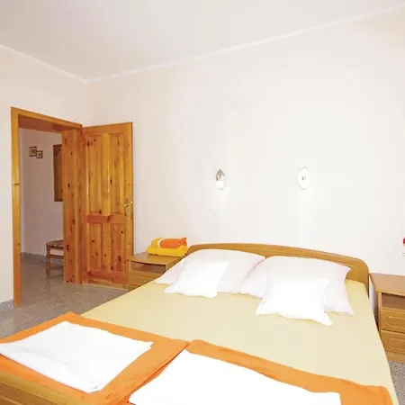 1 Bedroom Awesome In 아파트 마카르스카